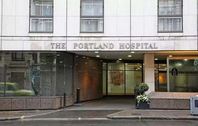 【和其他王室寶貝有所區別!】93歲女王第一次見梅根兒子,卻未封王子稱號,以後只能叫阿奇!