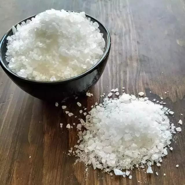 為什麼中餐鹽幾乎只有一種,西餐的鹽卻紅、黑、綠、藍什麼都有?