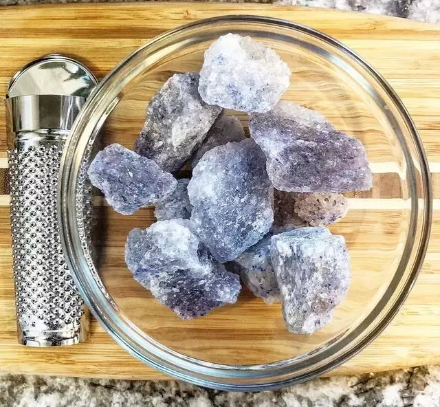為什麼中餐鹽幾乎只有一種,西餐的鹽卻紅、黑、綠、藍什麼都有?