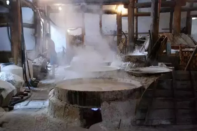 為什麼中餐鹽幾乎只有一種,西餐的鹽卻紅、黑、綠、藍什麼都有?