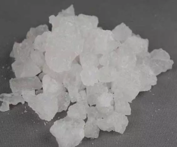 牙垢太多很難清理?教你「8個小竅門」,不用找牙醫,口臭、結石、大黃牙一次都解決!