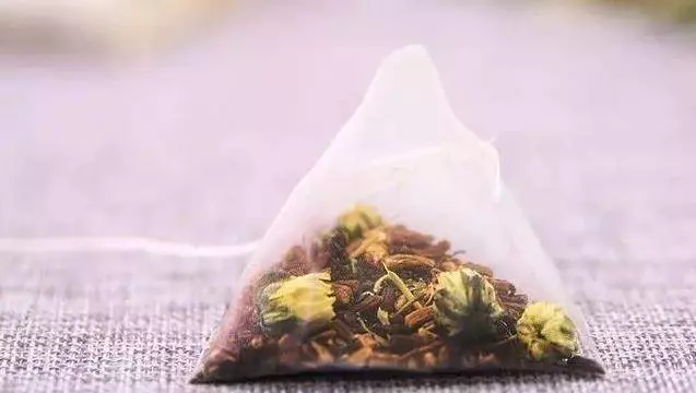 晚上睡不著,易失眠,口幹口苦,警惕肝火過旺,3個小方法降肝火,肝越來越好!!