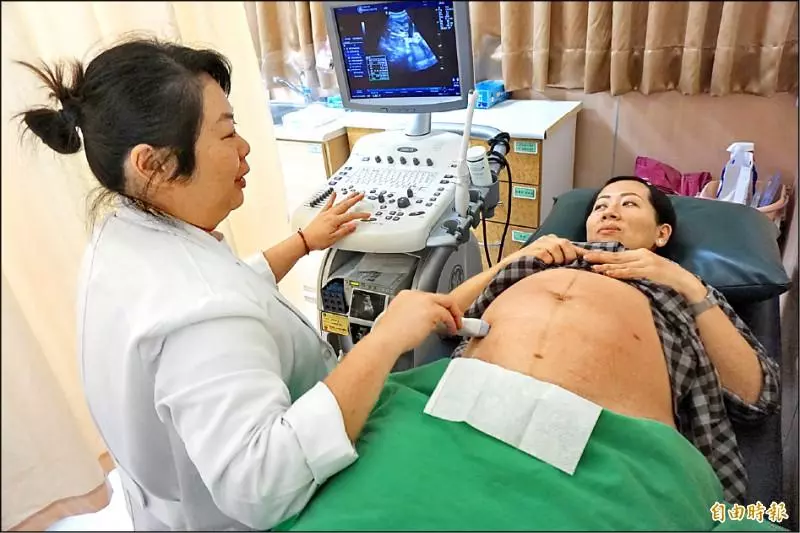 女子連生2胎孩子都沒有眼睛,醫生一檢查,怒駡全家「禽獸不如」