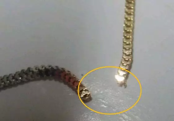 女人買「黃金首飾」,手鏈還是手鐲好?會看2點的,都是懂行人