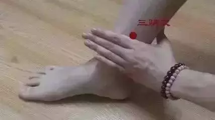 肝不好的人,指甲上會有這5種變化,騙不了人,看一看就知道!