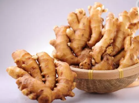 肚子胖成一堆肉? 廚房生薑用起來,瘦到你想「胖」回來,連便秘也好了