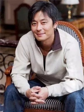 56歲王傑「落魄近照」曝光!淒慘妻離子散初戀亡,兒子陌生似路人,真的一無所有!