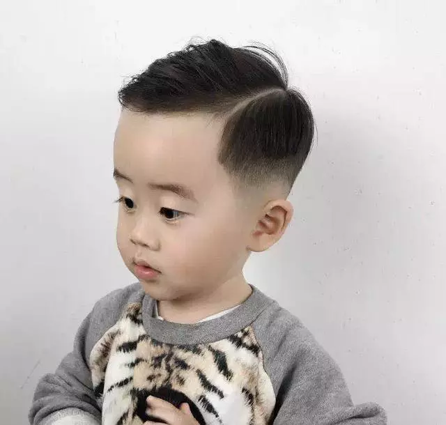推薦超帥氣小男孩髮型,家有男寶快收藏