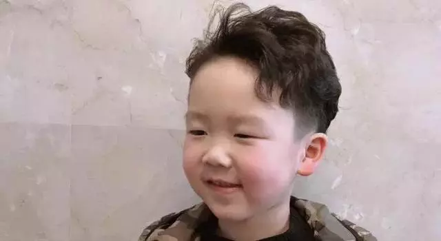 推薦超帥氣小男孩髮型,家有男寶快收藏