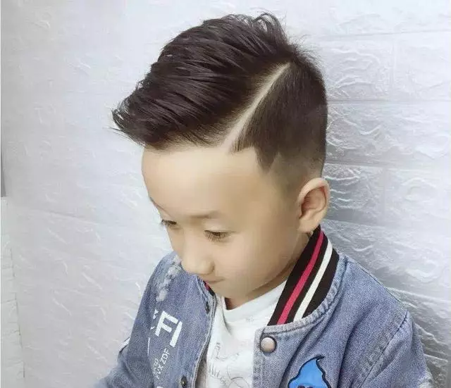 推薦超帥氣小男孩髮型,家有男寶快收藏