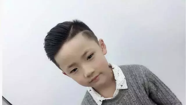 推薦超帥氣小男孩髮型,家有男寶快收藏