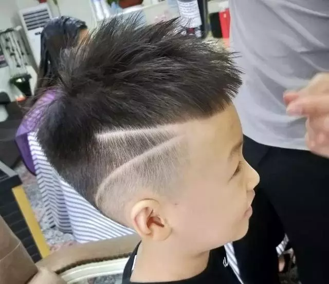 推薦超帥氣小男孩髮型,家有男寶快收藏