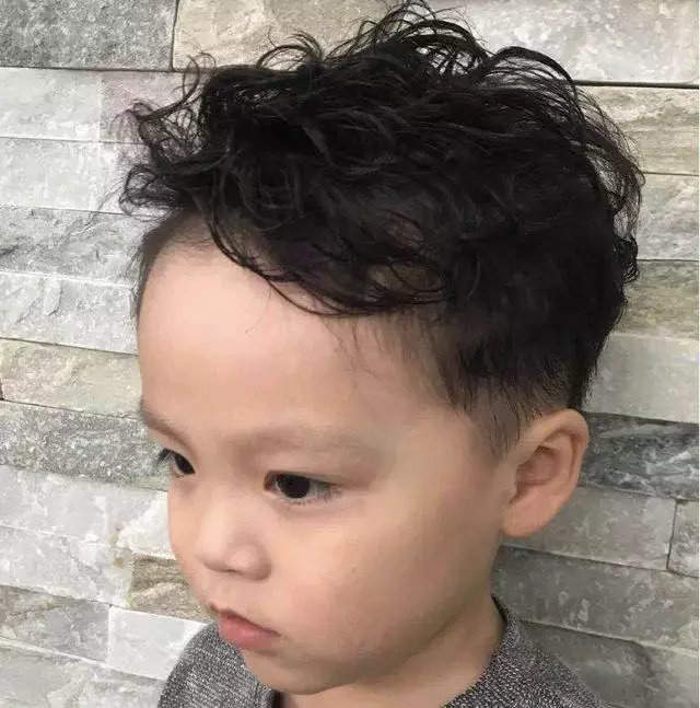 推薦超帥氣小男孩髮型,家有男寶快收藏
