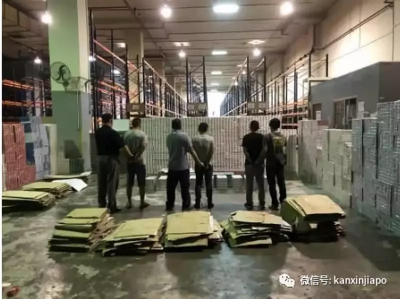 《哇塞》三名「」中國「」男子用(微信)販賣香菸,賣出「「」」新加坡年度最大漏稅煙案