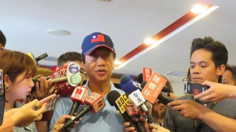 阿扁趴趴跑 郭台銘:沒幾個月了大家忍一忍