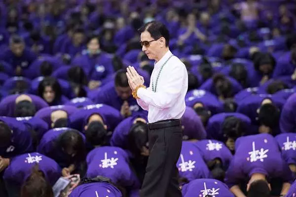 網友直入妙禪大本營舌戰師兄姐,揭開「紫衣神教」真面目!