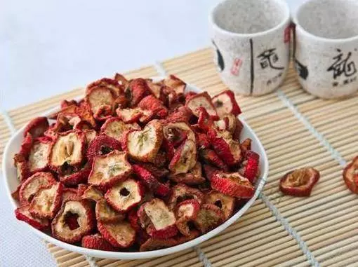 醫生勸告:早晨空腹時,千萬別碰這2種食物,會損傷胃粘膜,並加重原有的胃痛!