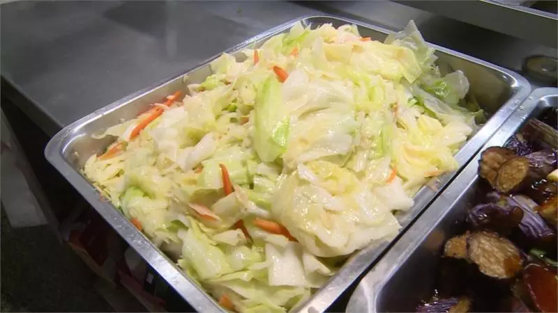 以前只要30元!高麗菜現在「一顆200元」主婦苦喊吃不消 農委會出面回應:「價錢很正常阿」