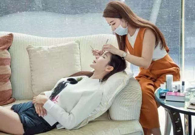 新加坡第一貴婦,千億媳婦徐子淇都比不過她!果然貧窮限制了想像力