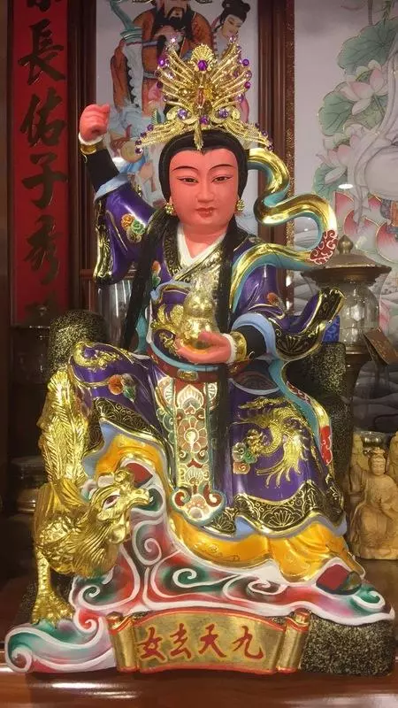 護理師新手媽「兒子半夜哭鬧不停」醫生也無法 九天玄女「慈悲降駕救她」淚崩:撐不下去了