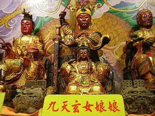 護理師新手媽「兒子半夜哭鬧不停」醫生也無法 九天玄女「慈悲降駕救她」淚崩:撐不下去了
