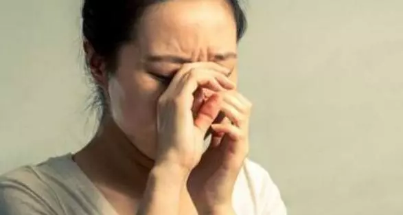 護理師新手媽「兒子半夜哭鬧不停」醫生也無法 九天玄女「慈悲降駕救她」淚崩:撐不下去了