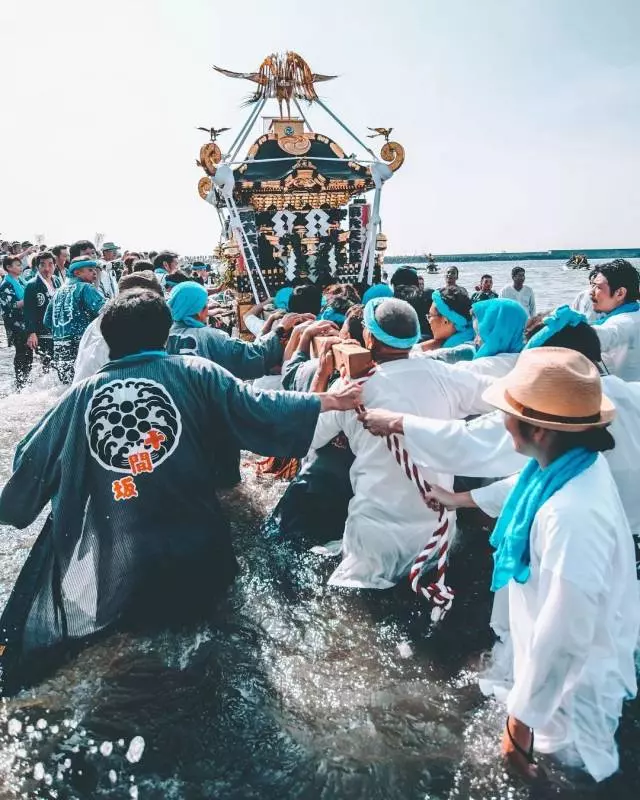 這裡到底是日本還是新加坡?全島已經瘋狂