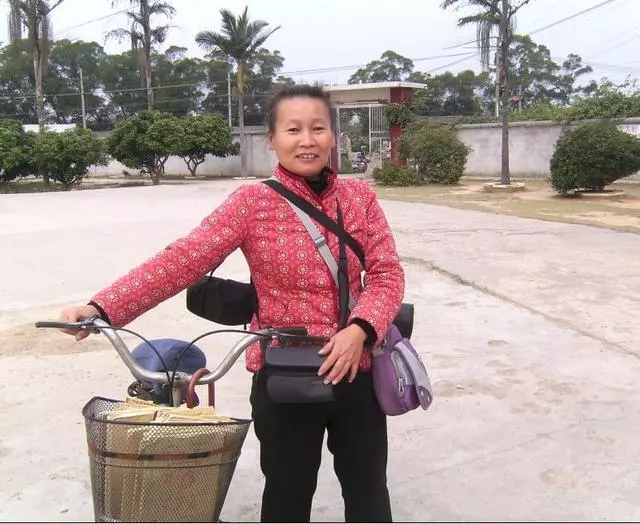 父母離婚,小姨養我8年,結婚時她要20萬彩禮,回門時我後悔了