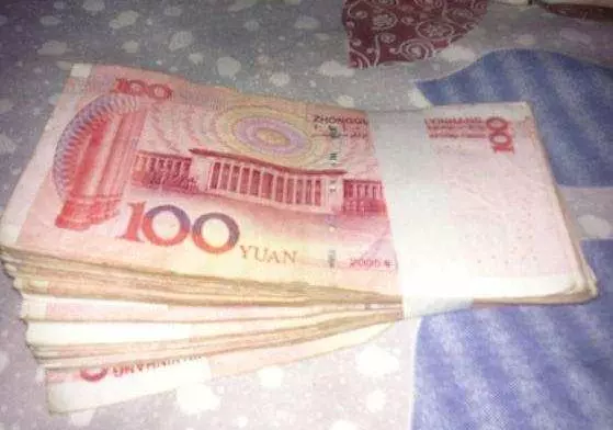 小姑子幫忙帶孩子,每月給兩千,下班看滿屋行李,我堅決離婚