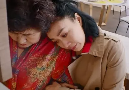 《夠力了》為了「」洗澡「」遮鏡頭夫妻爆發「」口角「」《鍾麗緹》落淚引來網友熱論力挺
