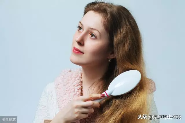 經常梳一梳頭,3個好處不請自來,不防試一試