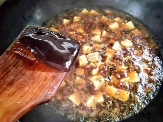豆腐怎樣做好吃入味,加2勺它,增香又提味,比麻婆豆腐更好吃!