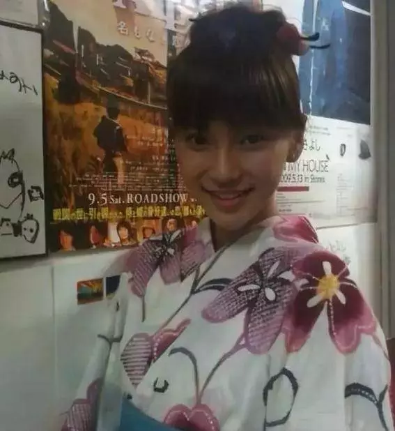 Angelababy早年「和服照」曝光,在沒有任何美顏特效下:整沒整容一目了然