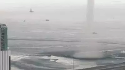 《嚇死了》我在「」新加坡「」金沙泳池,看到了'龍吸水'!」