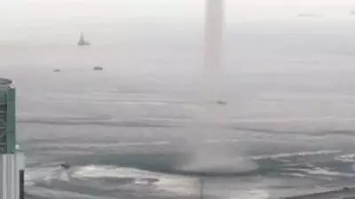 《嚇死了》我在「」新加坡「」金沙泳池,看到了'龍吸水'!」