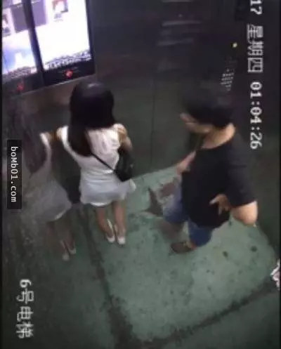 17歲正妹搭電梯被色狼鄰居猥褻「逃出門還被拉回去」,接著監視器還拍下她被壓下去舔的畫面…!