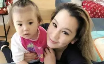 陳冠希姐姐 4 1 歲至今未婚,當照片曝光後,網友直言:這誰敢娶?
