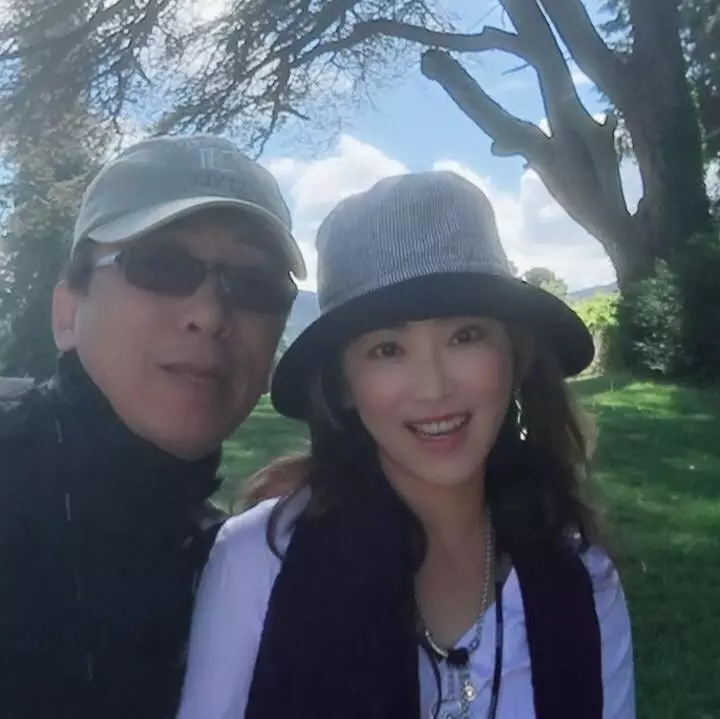 腫瘤拖7年!苦苓寫好遺囑「55坪房產全給小10歲妻」 買10份保險:願她漂亮又有錢