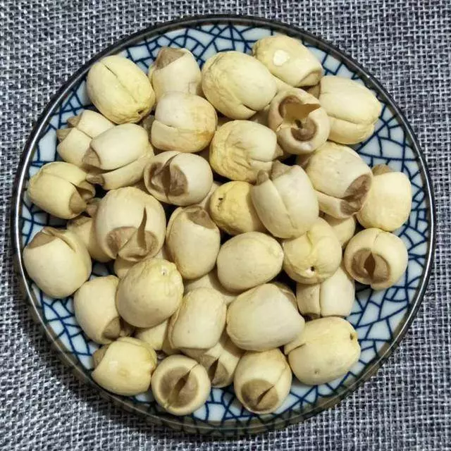 更年期女性要知道,多吃6種鹼性食物,提高【雌激素】,讓你健康年輕更漂亮