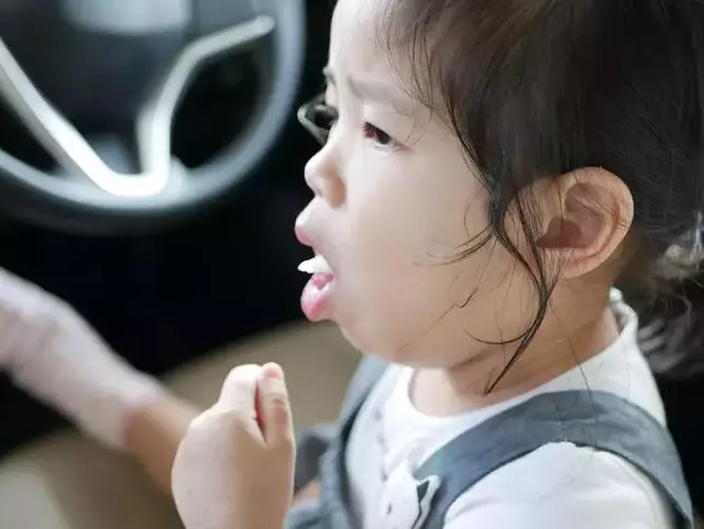 能救命!孩子異物卡喉,家長都需學會的緊急5分鐘急救方法