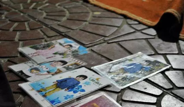 流浪漢在垃圾裡撿了這個「女嬰」並把她撫養,8年後後女嬰過著這樣的生活!網友看了全淚崩!!