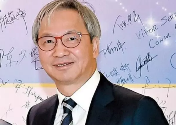 爺孫戀破局原因不單純?她被爆出分手大40歲富豪…疑似出軌勾搭55歲新歡「超驚人背景曝光」
