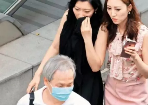 爺孫戀破局原因不單純?她被爆出分手大40歲富豪…疑似出軌勾搭55歲新歡「超驚人背景曝光」