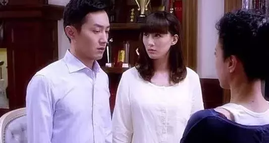 結婚兩天我的金手鐲就不見了,聽了婆婆的話我把這個家砸了