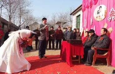 小叔子結婚婆婆不讓我去參加,我連夜趕回去一看,生氣搬回了娘家