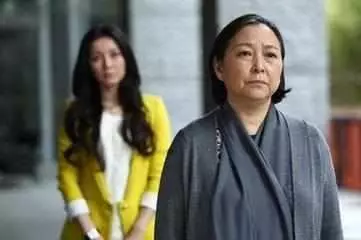 鄰居背地裡說我惡婆婆,我進醫院讓兒子離婚,回家我和兒媳道歉!