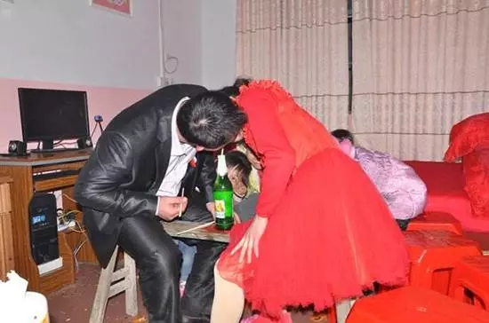兒媳不孕 兒子卻非她不娶 新婚夜偷聽他們對話後 我樂的睡不著