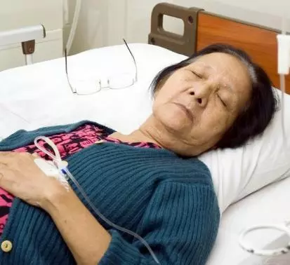 婆婆住院需40萬,老公想賣我的陪嫁婚房,我不同意,他怒提離婚