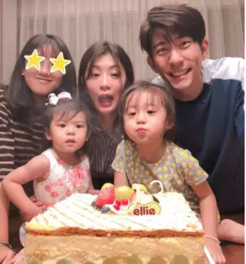 梧桐妹給兩個爸爸送生日祝福,一個爸爸一個叔叔,關係分得很清楚