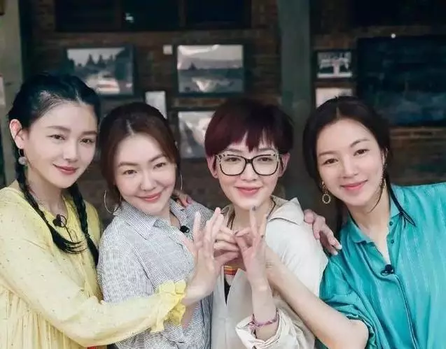 大S一個月瘦身20斤,43歲仍然像個少女,與「姐妹花」同框比美太搶鏡:女人狠起來到底有多可怕?